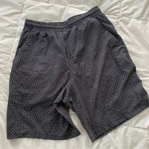 Lululemon // pacebreaker linerless 9” S